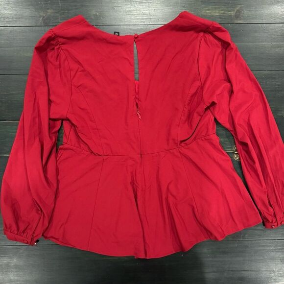 Torrid 1X Red Long Sleeve Blouse with Keyhole Back - Picture 4 of 6